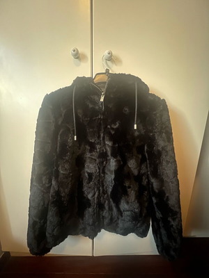 Pull & Bear παλτό από ψεύτικη γούνα S μαύρο σαν καινούργιο με κουκούλα