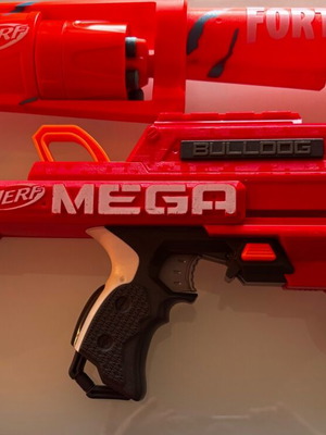 Nerf guns like new, 1 Mega and 1 Fortnite special edition