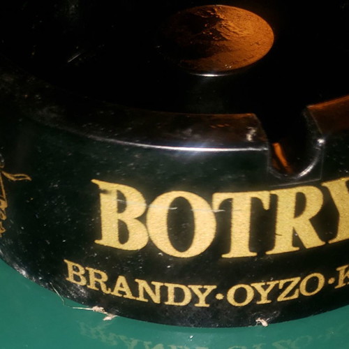 Botrys ashtrays used, pack of 4, plastic