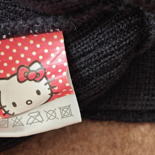 Hello Kitty hat and scarf set, black knit