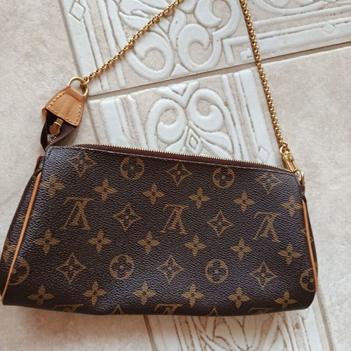 Louis Vuitton Eva Pochette bag like new, Monogram canvas, brown