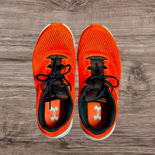 Under Armour athletic shoes like new, size 39, black and red