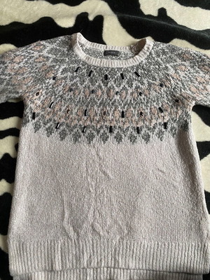 Knitted sweater used, size small, warm