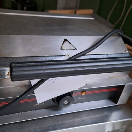 Professional sandwich maker used, in good condition