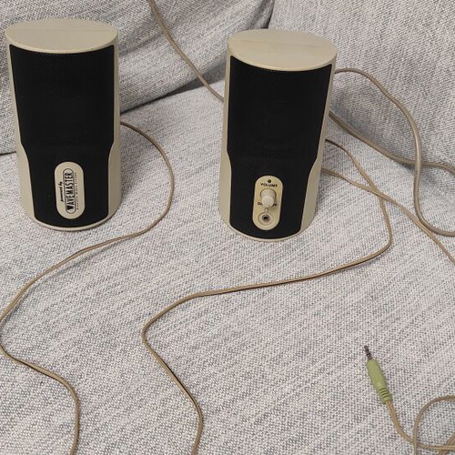 Wavemaster 3010 computer speakers like new, white body
