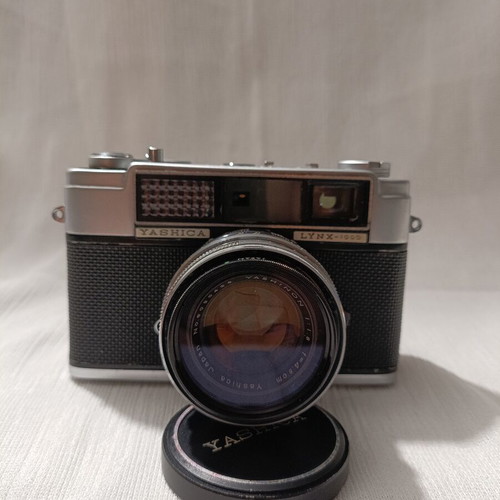 Vintage Yashica Lynx 1000 analog camera like new