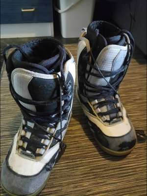 Elan snowboard boots used, size 44, normal wear