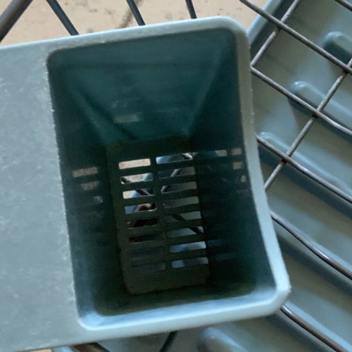 Dish rack used, functional and in very good condition
