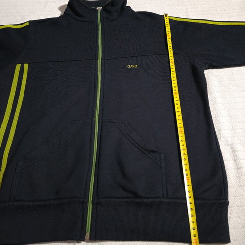 Unisex track jacket size M in excellent condition, black with fleece