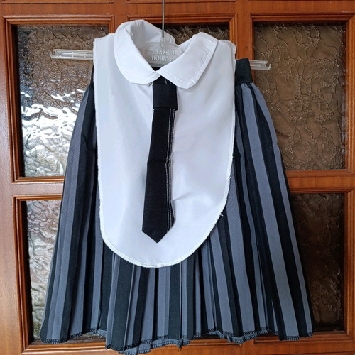 Wednesday carnival costume 8 years like new