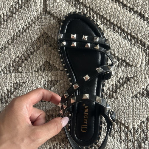 Flat sandals with studs like new, size 37, black
