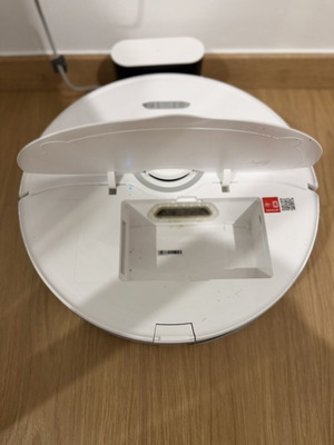 Roborock S8 robot vacuum and mop used, excellent condition