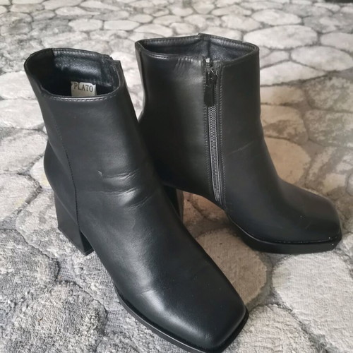 Black high boots new, size 40, square heel 9cm
