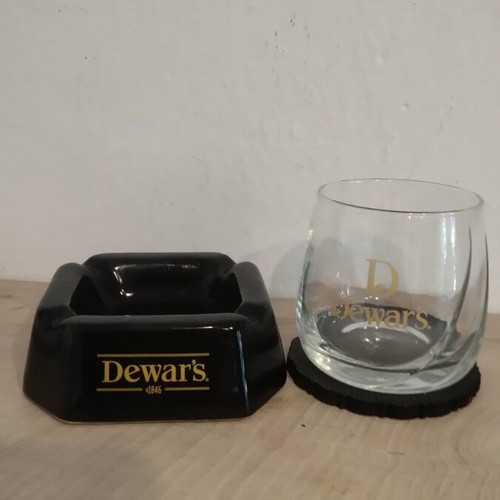 Dewar's ashtrays like new, set of 2