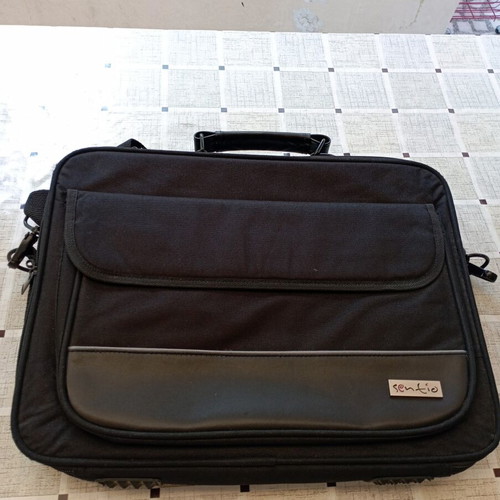 Sentio laptop carrying bag 15 inch, durable fabric