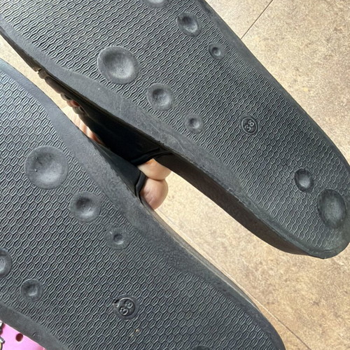 Gucci black slippers size 38