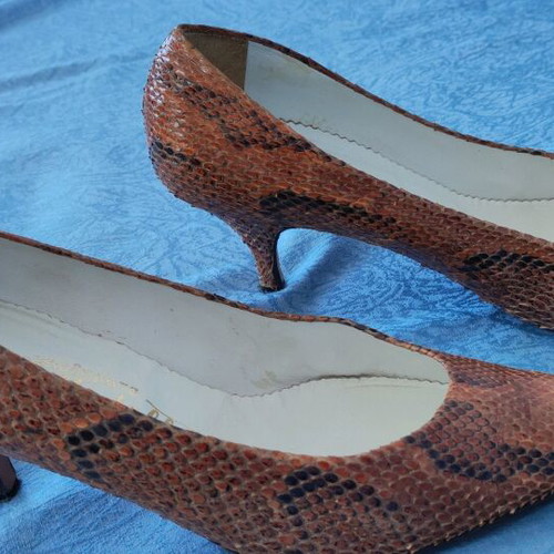 Vintage leather pumps size 40 like new, brown