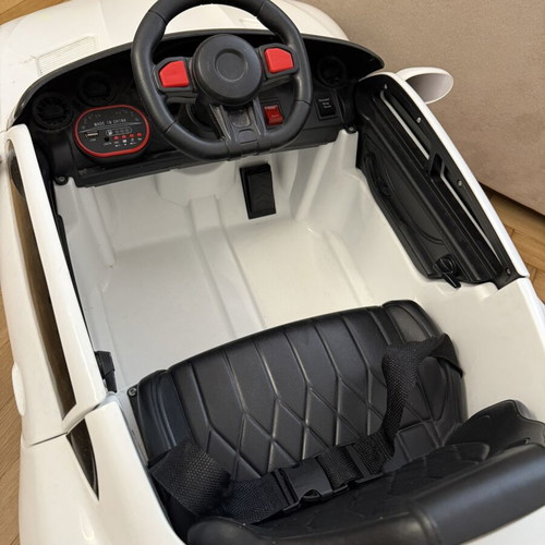 Mercedes CLS electric children's car like new with remote control