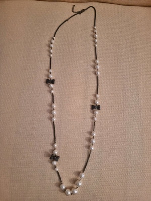 Vintage long necklace with pearls Marks and Spencer like new, black