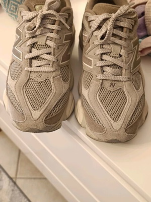 New Balance 9060 μπεζ καφέ αθλητικά σαν καινούργια, μέγεθος 41.5