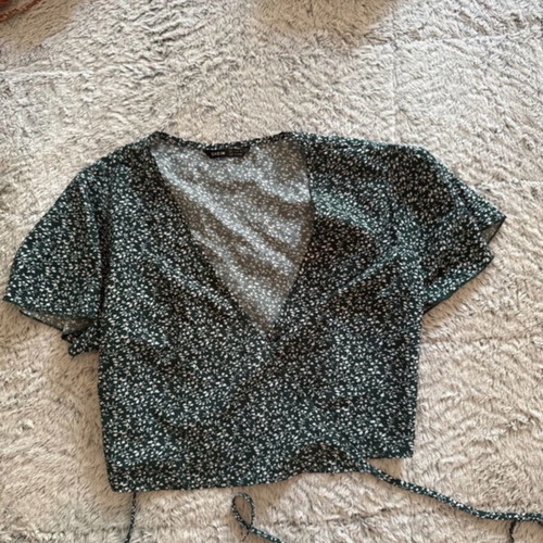 Shein green wrap top like new, size S