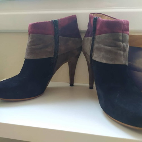 Cafe Noir used ankle boots with round toe and high heel size 36