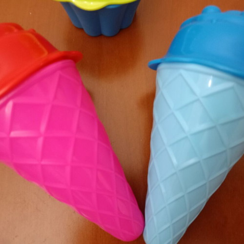 Kids' Sand Playset "Pastry Shop / Ice Cream & Cupcakes" like new, 7 pieces
