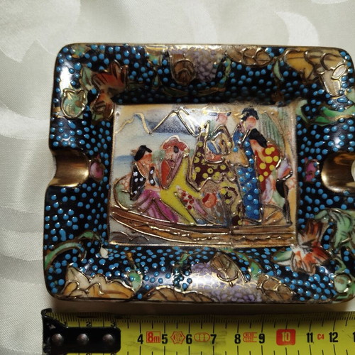 Satsuma ashtray used, genuine Chinese, hand-painted