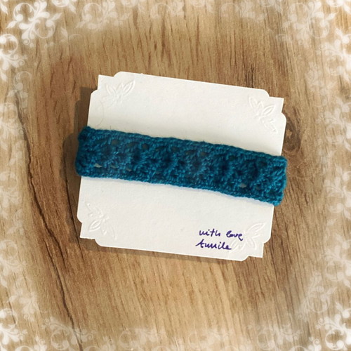 Crochet bracelet new, blue/green with beads and cotton yarn