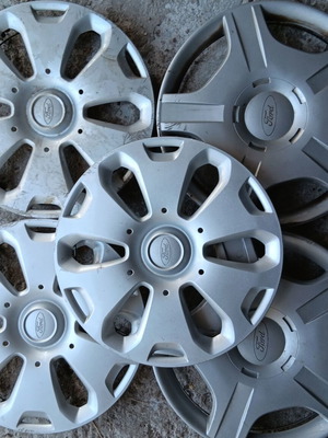 Ford wheel covers used, pack of 5 for 15-inch rims