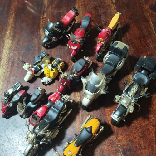 Model motorcycles used, good condition