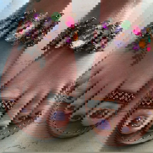 Кожени сандали нови, размер 38, украсени