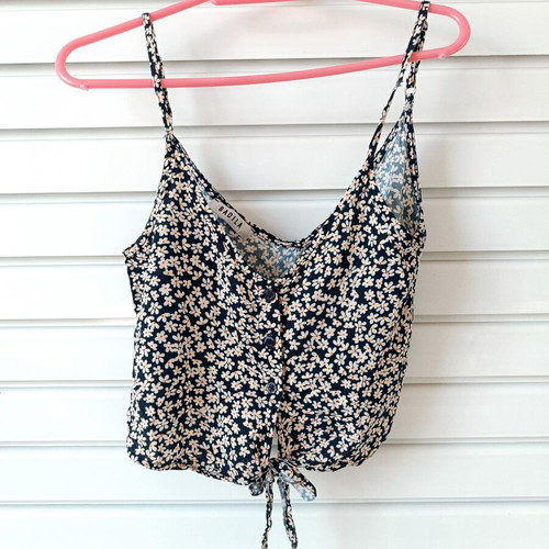 Badila Top with Floral Pattern like new, blue, one size
