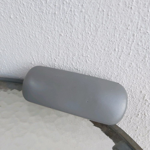 Kiwi gray glasses case like new with 2 cleaning cloths