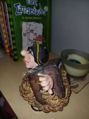 Pirate decorative item like new