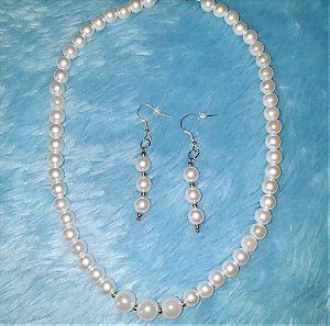 Handmade white earings and necklace set.