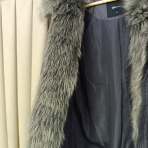 BSB Long Women's Coat like new, size 40, dark gray with removable fur