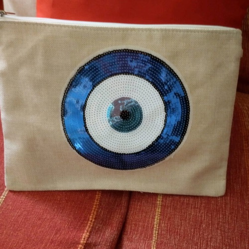 Medium-sized summer bag.