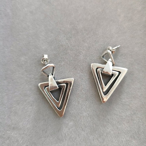 Silver 925 earrings with triangles like new