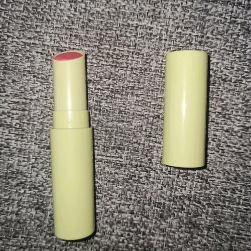 Pixi lip balm moisturizing with color like new