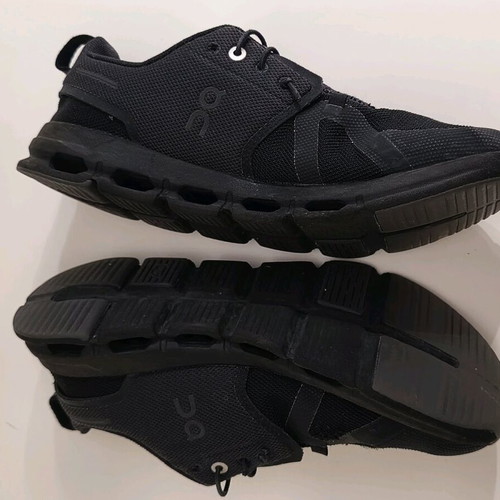 On Cloud Sky shoes size 38.5 used with shock-absorbing sole