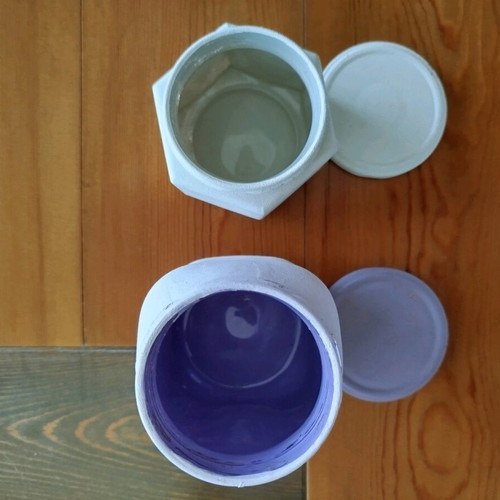 Glass jars used, set with screw lids, 720ml and 220ml