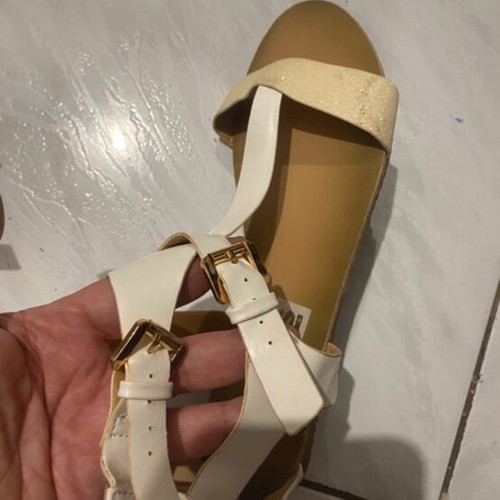 Flat white sandals, size 39