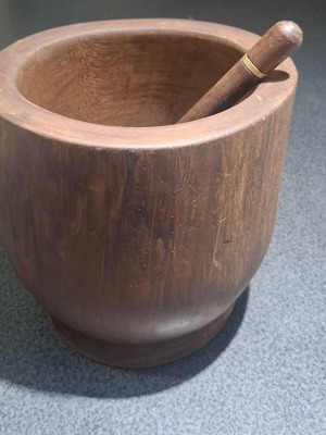 Traditional wooden mortar and pestle set, 16cm