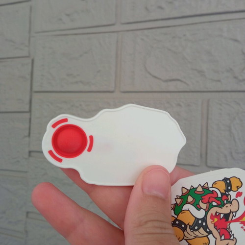 Super Mario Bowser Pop It! Kinder Joy in very good condition