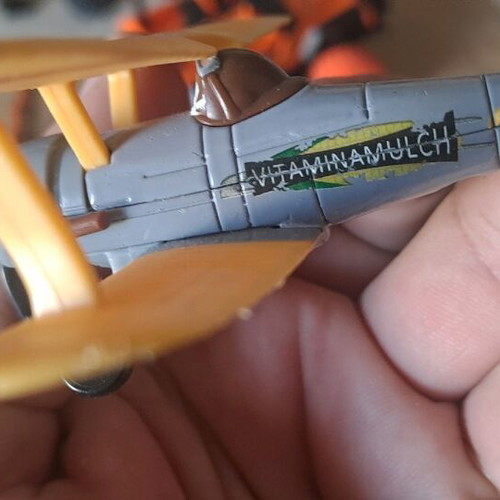 Vehicle set used, one airplane propeller broken