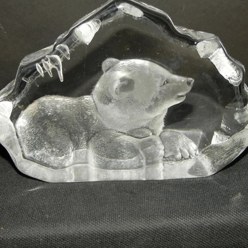 Mats Jonasson Polar Bear Crystal Paperweight used