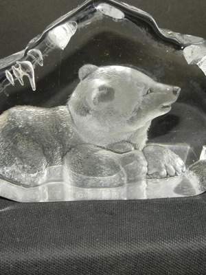 Mats Jonasson Polar Bear Crystal Paperweight used