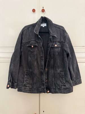 Miss Selfridge denim jacket like new black stone washed, size M