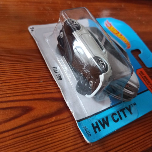 Hot Wheels Fiat 500 White 2014 new sealed